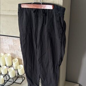 Old Navy Black Women's Drawstring Capris